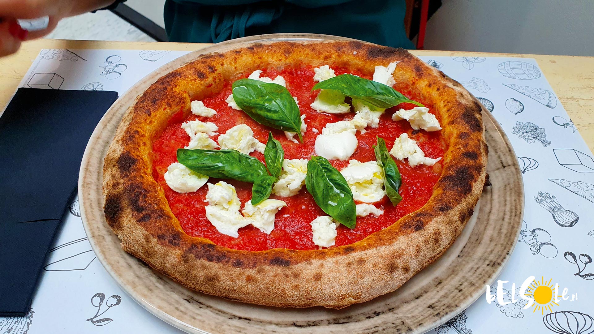 Jak wygląda włoska pizza? Jakie ciasto i dodatki? MEGAGALERIA BelSole