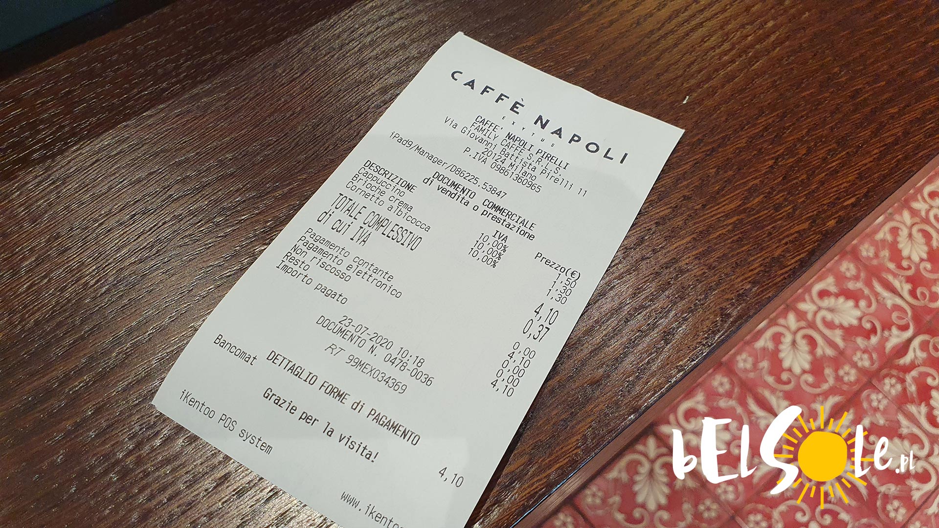 Rachunek i ceny w Mediolanie w kawiarni i restauracji