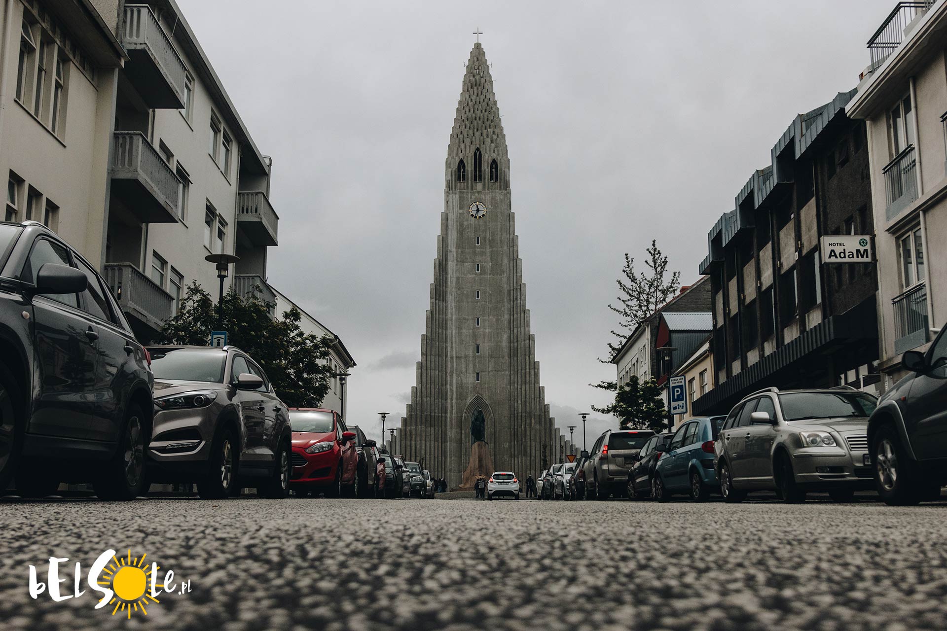 Reykjavik wypożyczenie samochodu